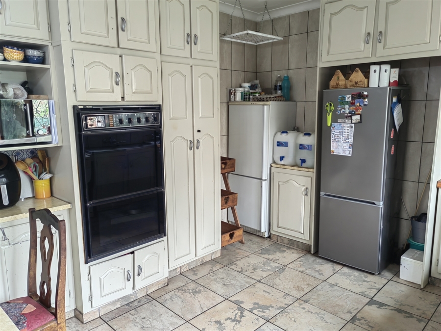 5 Bedroom Property for Sale in Parys Free State